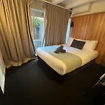 No. 9 Hotel